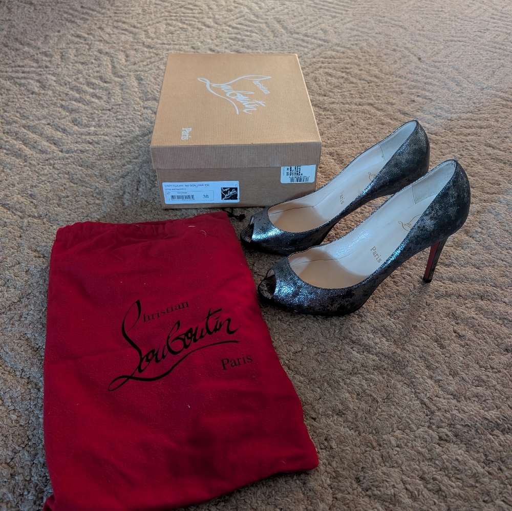 Christian Louboutin Lady‎ Claude peep toe pump pewter size 38
